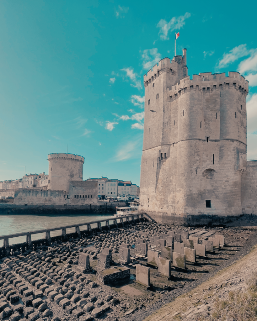Tour Saint Nicolas à La Rochelle et sa terrasse dédiée aux tests sur le béton